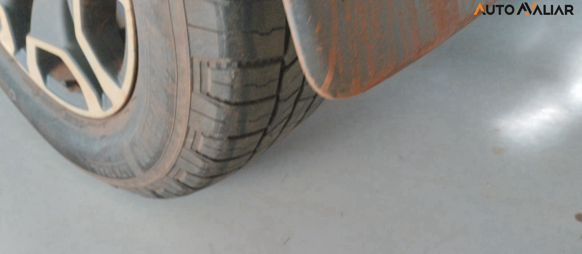 TOYOTA HILUX 2.8 D-4D TURBO DIESEL CD SRX 4X4 AUTOM&Aacute;TICO