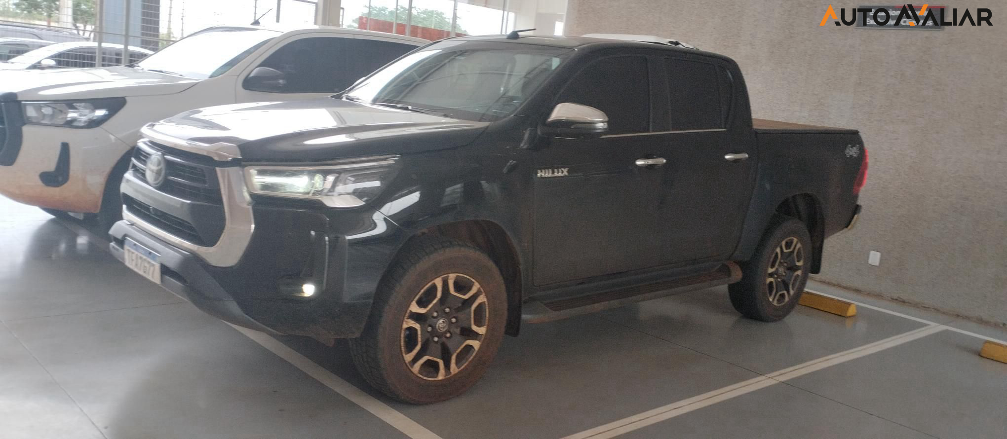 TOYOTA HILUX 2.8 D-4D TURBO DIESEL CD SRX 4X4 AUTOM&Aacute;TICO