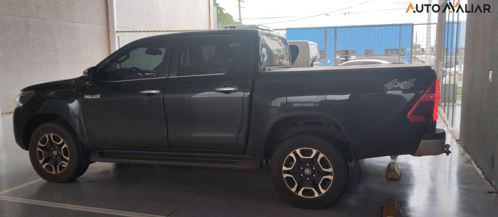 TOYOTA HILUX 2.8 D-4D TURBO DIESEL CD SRX 4X4 AUTOM&Aacute;TICO