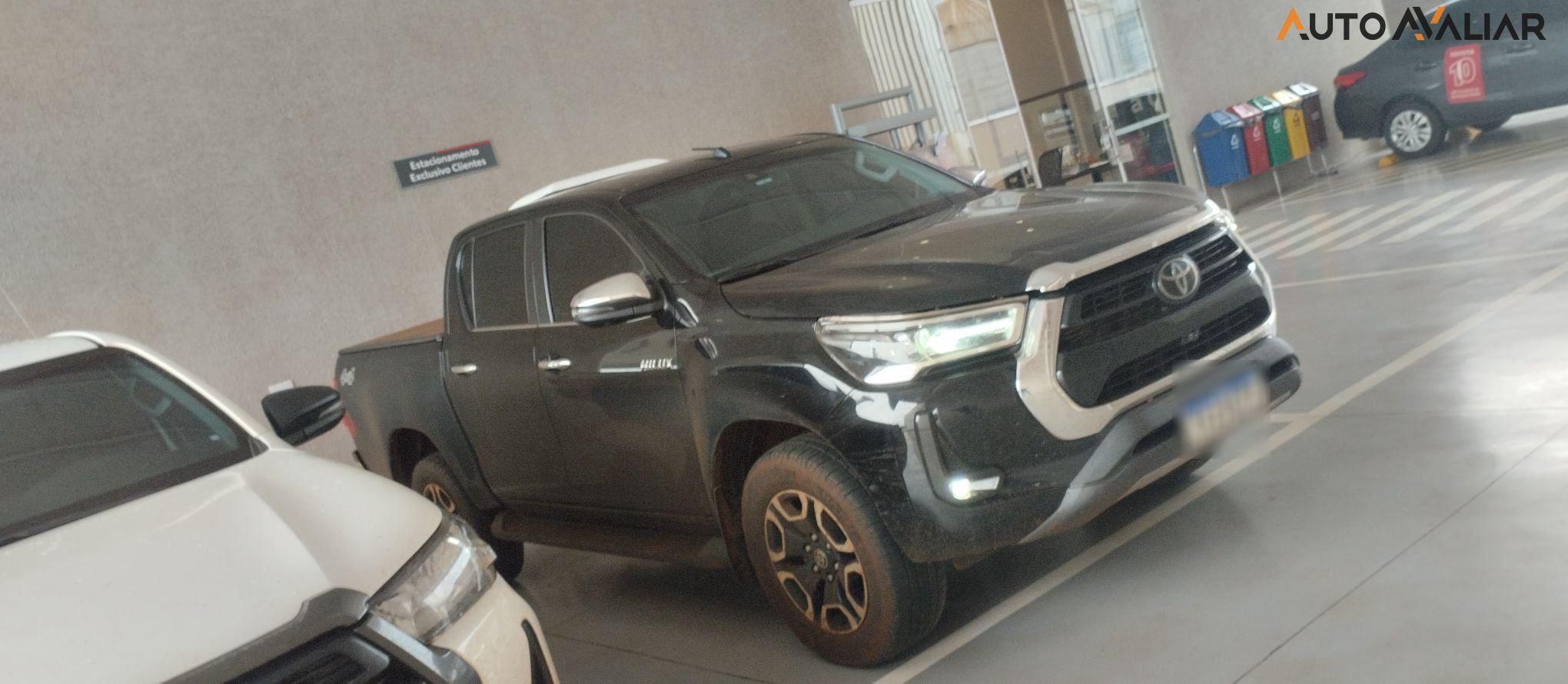 TOYOTA HILUX 2.8 D-4D TURBO DIESEL CD SRX 4X4 AUTOM&Aacute;TICO