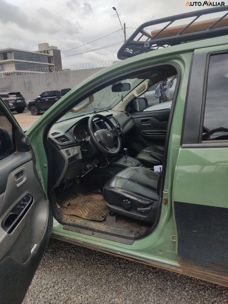 MITSUBISHI L200 SAVANA GLS 2.4 4x4 DIE. AUT.