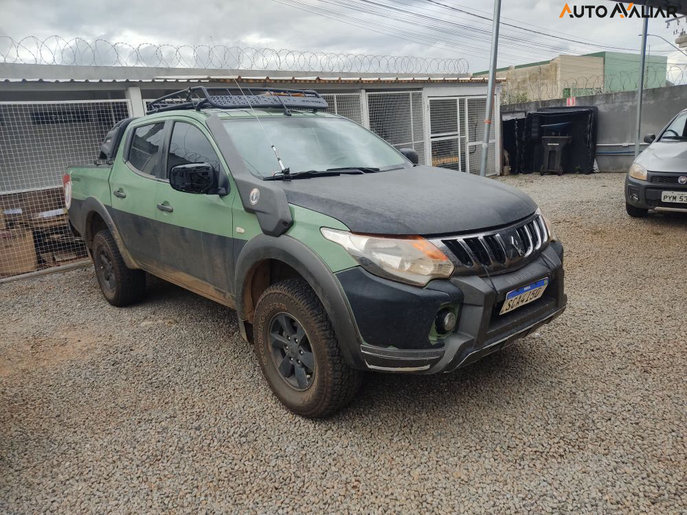MITSUBISHI L200 SAVANA GLS 2.4 4x4 DIE. AUT.