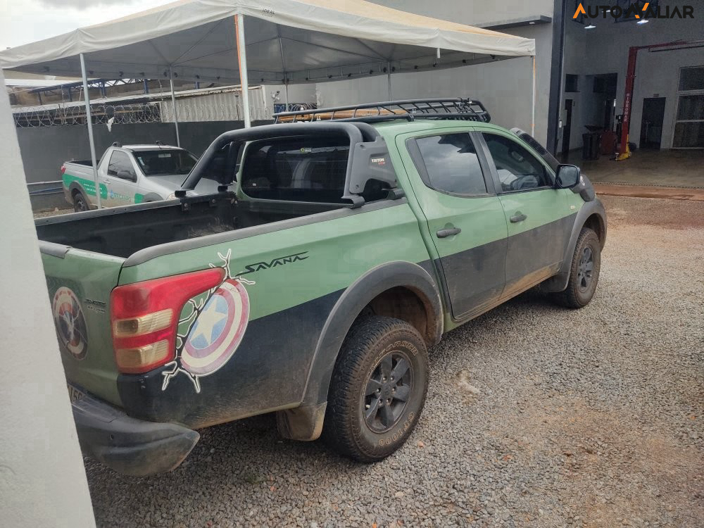 MITSUBISHI L200 SAVANA GLS 2.4 4x4 DIE. AUT.