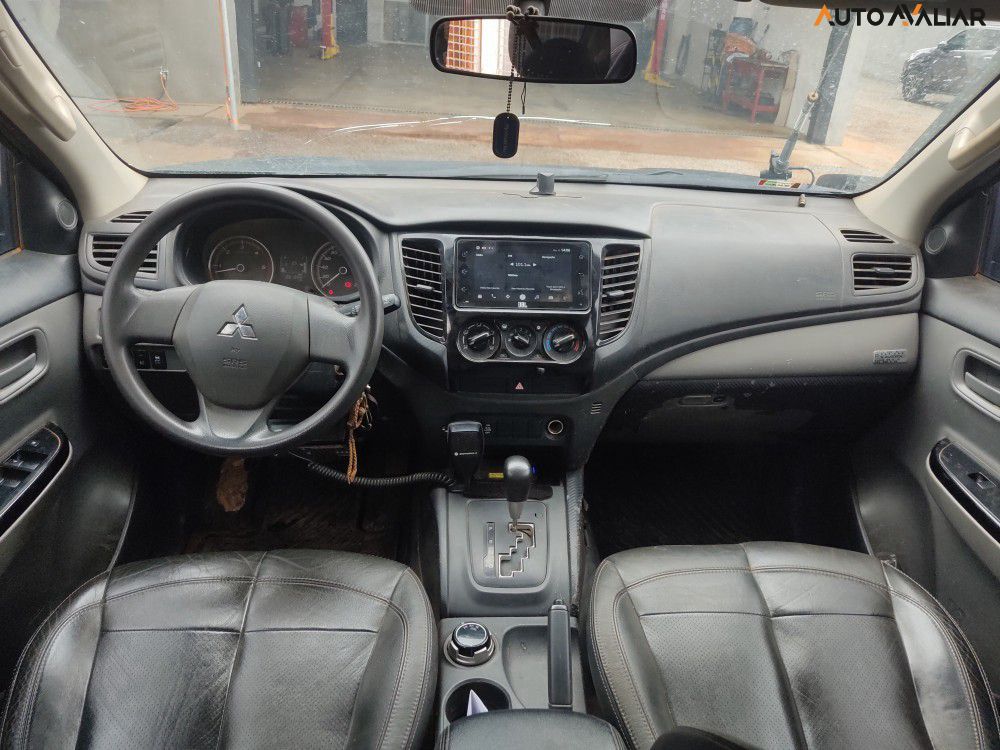 MITSUBISHI L200 SAVANA GLS 2.4 4x4 DIE. AUT.