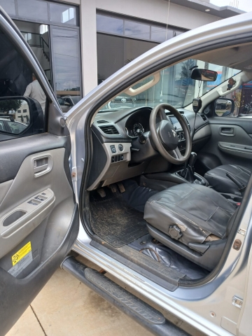 MITSUBISHI L200 TRITON  2.4 16V TURBO DIESEL SPORT GL CD 4P 4X4 AUTOM&Aacute;TICO