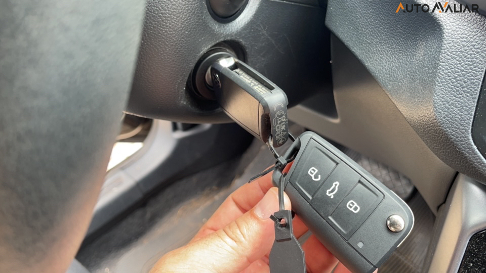 VOLKSWAGEN T-CROSS 1.0 200 TSI TOTAL FLEX AUTOM&Aacute;TICO