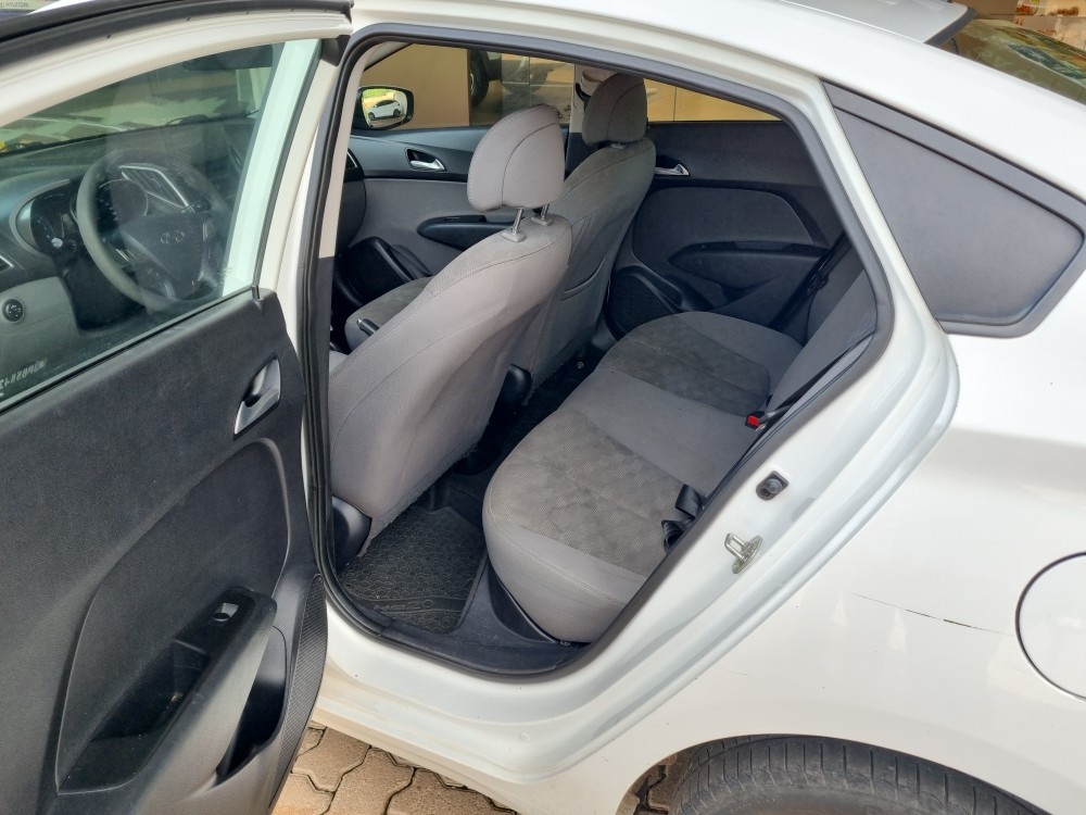 HYUNDAI HB20S 1.6 COMFORT PLUS 16V FLEX 4P AUTOMATICO