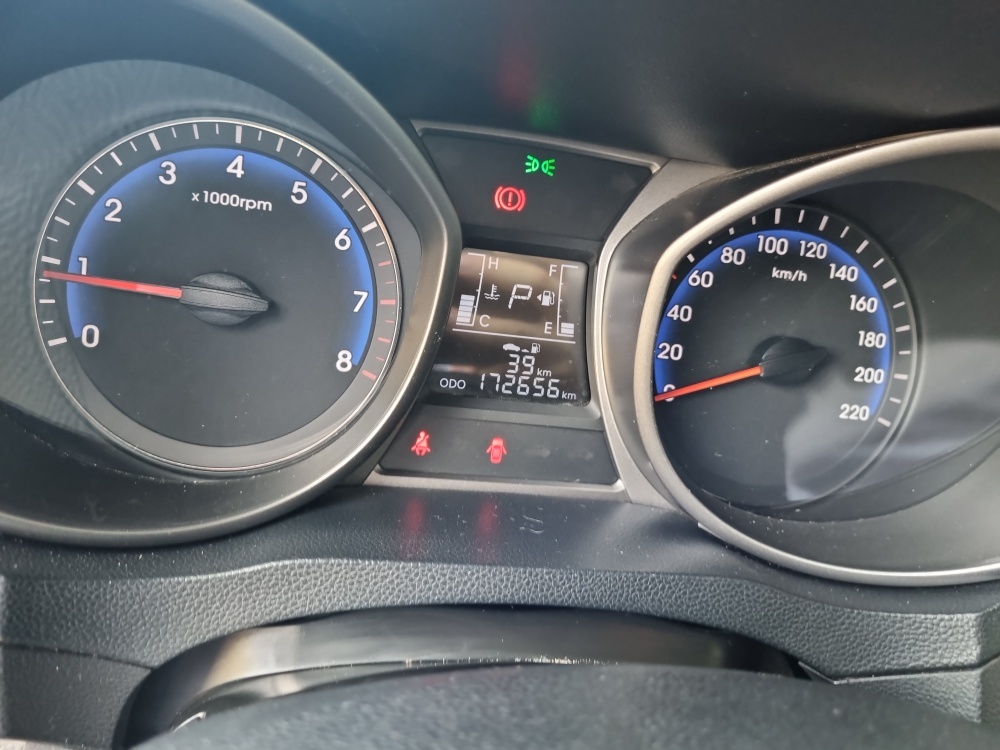 HYUNDAI HB20S 1.6 COMFORT PLUS 16V FLEX 4P AUTOMATICO