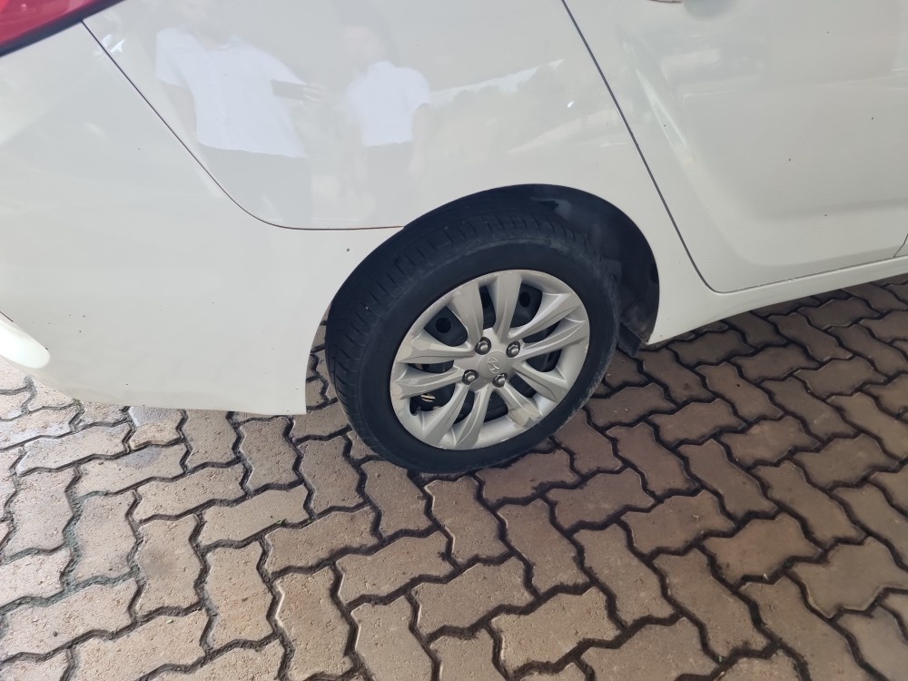 HYUNDAI HB20S 1.6 COMFORT PLUS 16V FLEX 4P AUTOMATICO