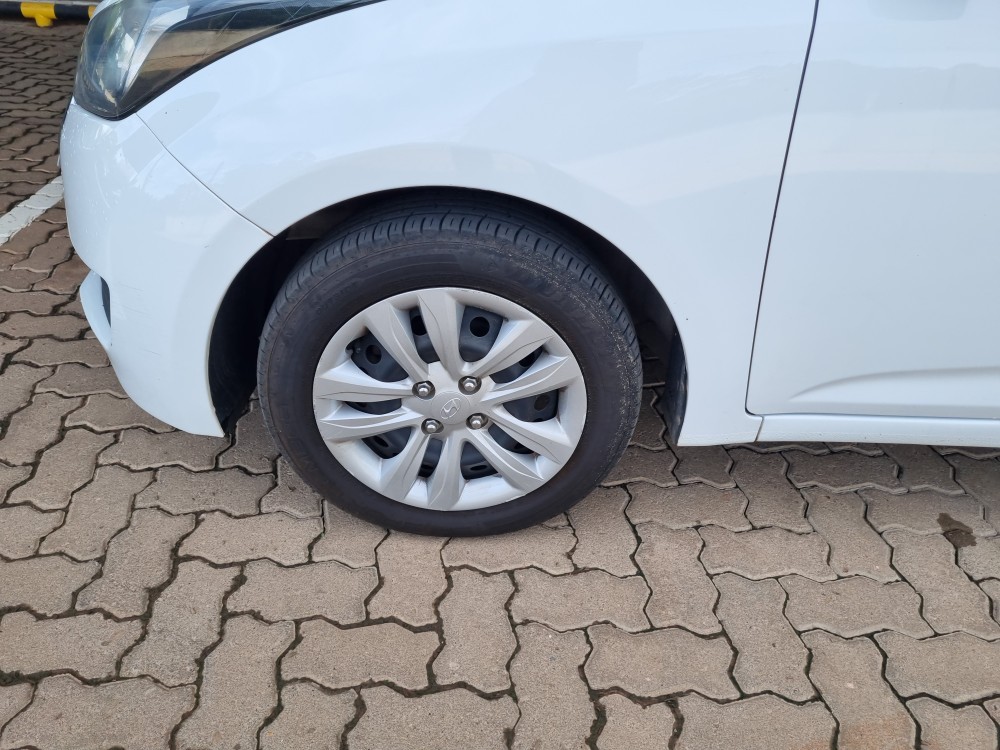 HYUNDAI HB20S 1.6 COMFORT PLUS 16V FLEX 4P AUTOMATICO