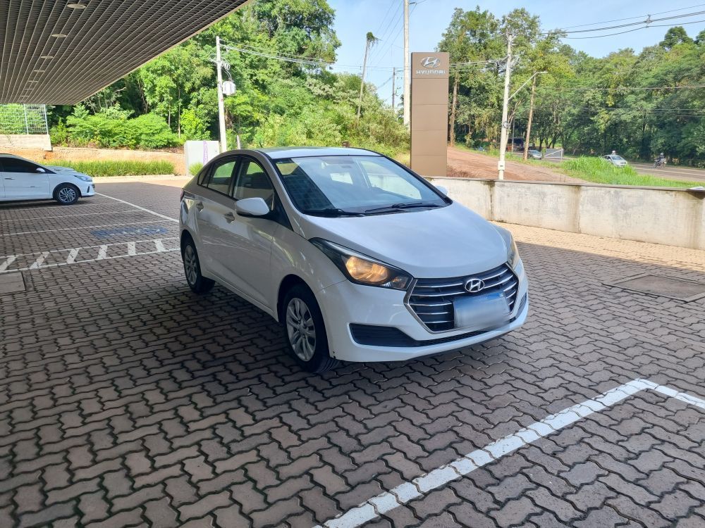 HYUNDAI HB20S 1.6 COMFORT PLUS 16V FLEX 4P AUTOMATICO
