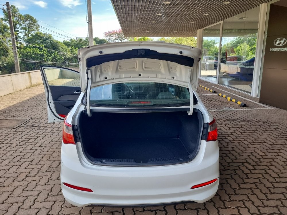 HYUNDAI HB20S 1.6 COMFORT PLUS 16V FLEX 4P AUTOMATICO