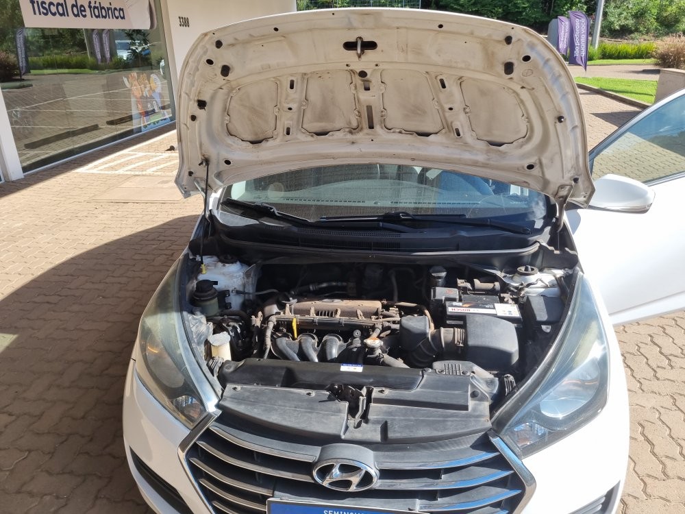 HYUNDAI HB20S 1.6 COMFORT PLUS 16V FLEX 4P AUTOMATICO