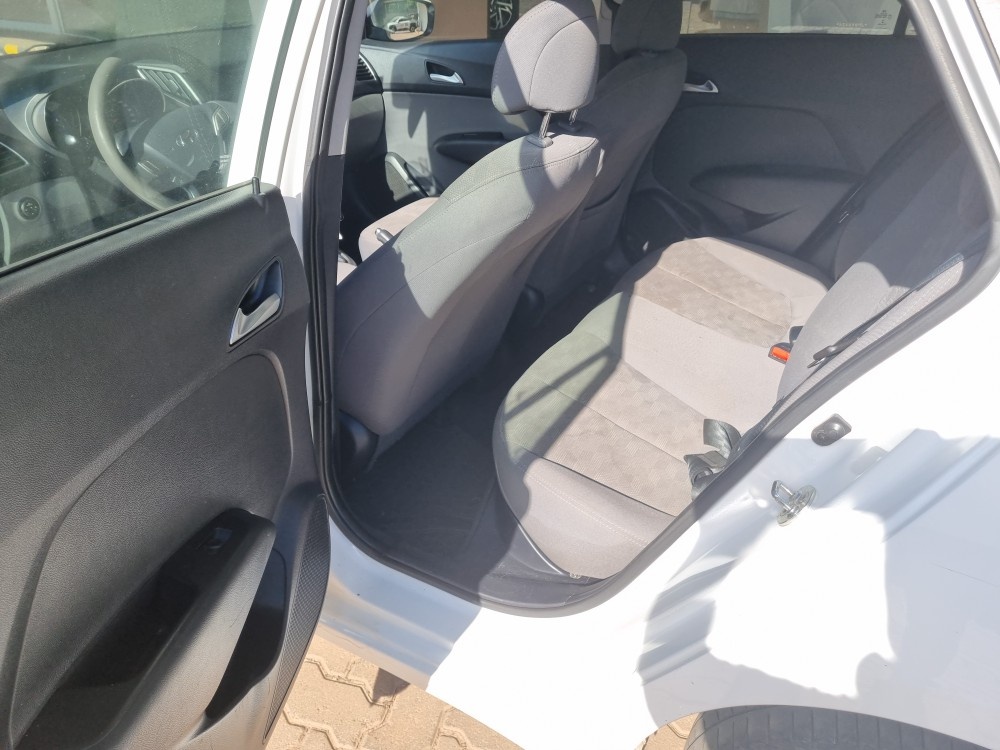 HYUNDAI HB20S 1.6 COMFORT PLUS 16V FLEX 4P AUTOMATICO