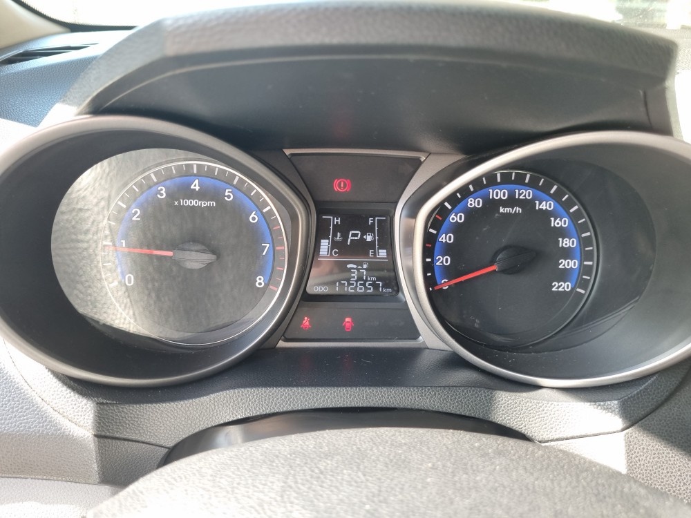 HYUNDAI HB20S 1.6 COMFORT PLUS 16V FLEX 4P AUTOMATICO