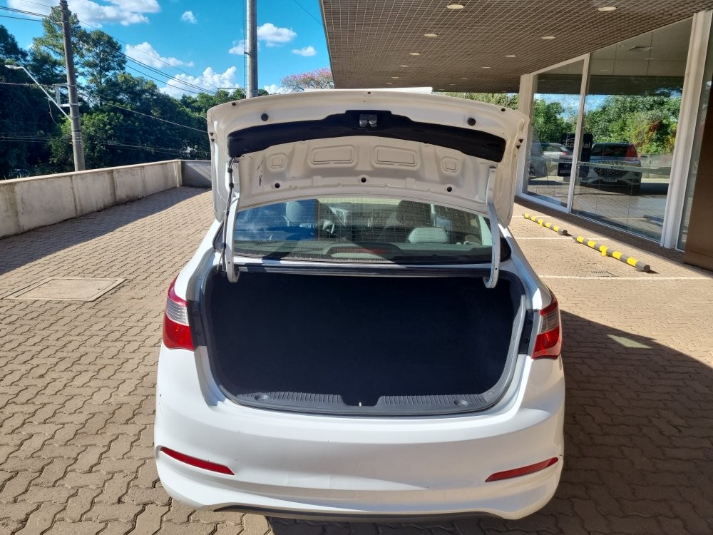 HYUNDAI HB20S 1.6 COMFORT PLUS 16V FLEX 4P AUTOMATICO