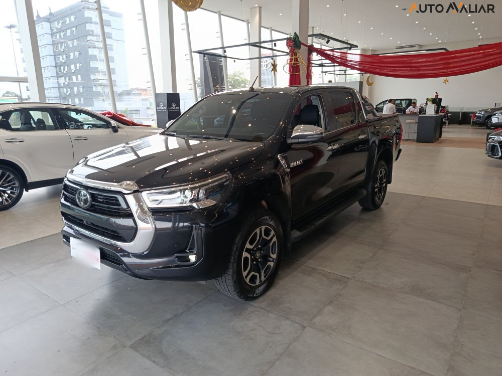 TOYOTA HILUX 2.8 D-4D TURBO DIESEL CD SRX 4X4 AUTOMÁTICO