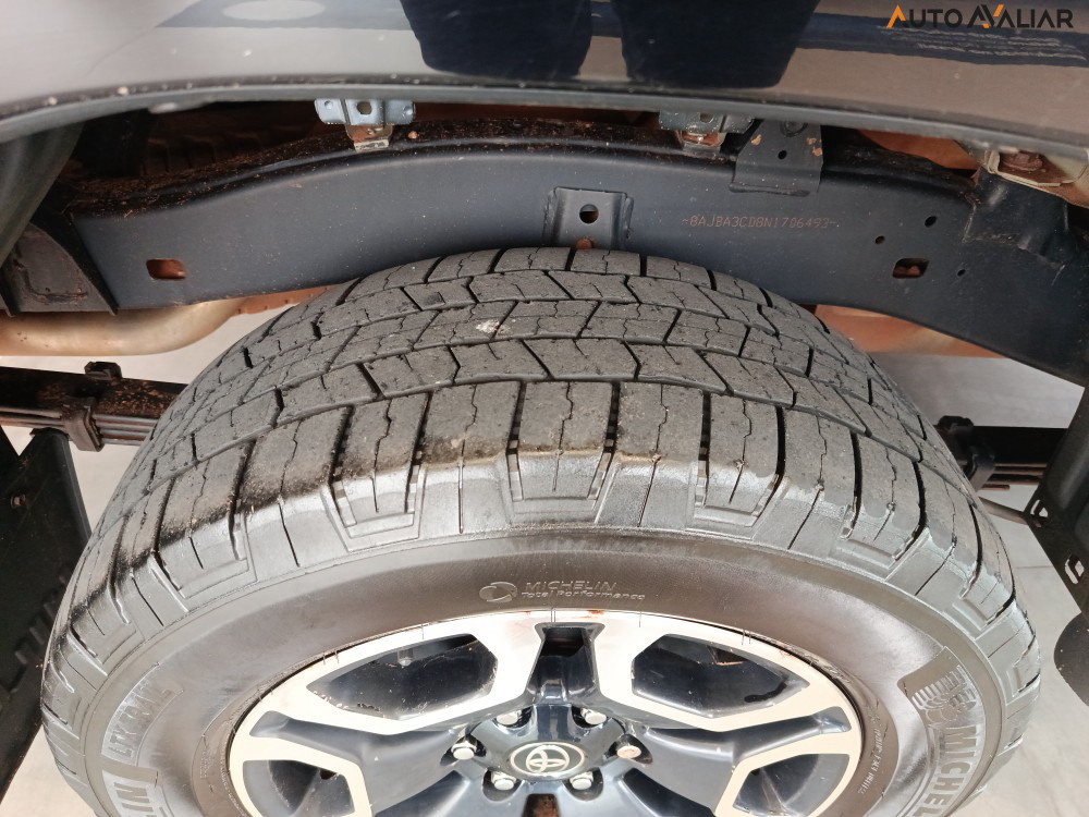 TOYOTA HILUX 2.8 D-4D TURBO DIESEL CD SRX 4X4 AUTOM&Aacute;TICO