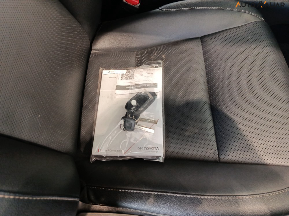 TOYOTA HILUX 2.8 D-4D TURBO DIESEL CD SRX 4X4 AUTOM&Aacute;TICO