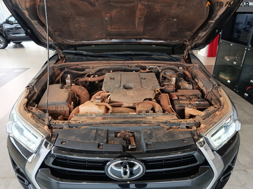 TOYOTA HILUX 2.8 D-4D TURBO DIESEL CD SRX 4X4 AUTOM&Aacute;TICO