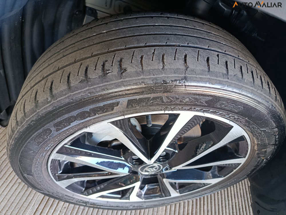 TOYOTA COROLLA CROSS 1.8 VVT-I HYBRID FLEX XRX CVT