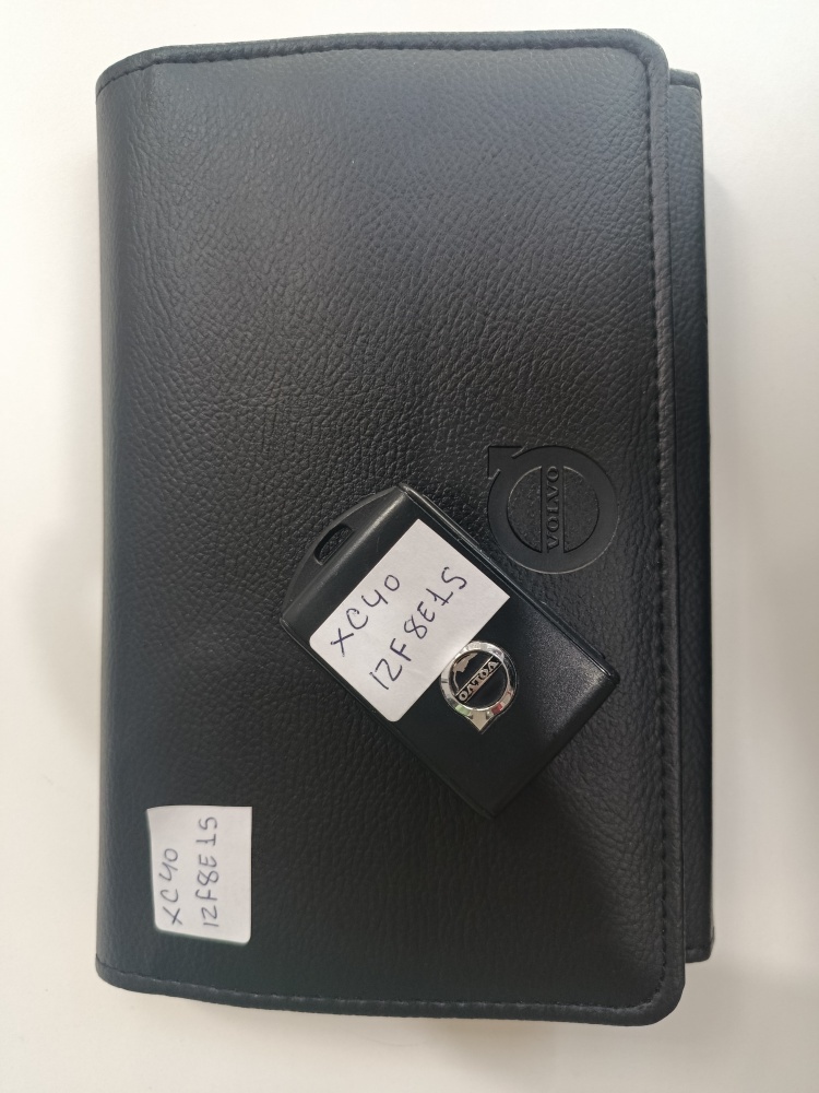 VOLVO XC40 2.0 T5 GASOLINA MOMENTUM AWD GEARTRONIC