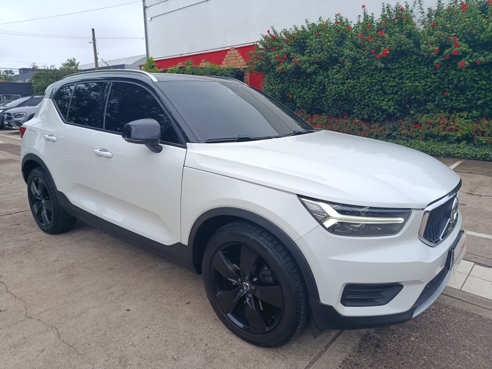 VOLVO XC40 2.0 T5 GASOLINA MOMENTUM AWD GEARTRONIC