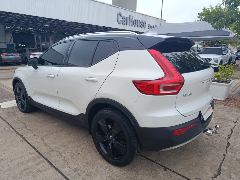 VOLVO XC40 2.0 T5 GASOLINA MOMENTUM AWD GEARTRONIC