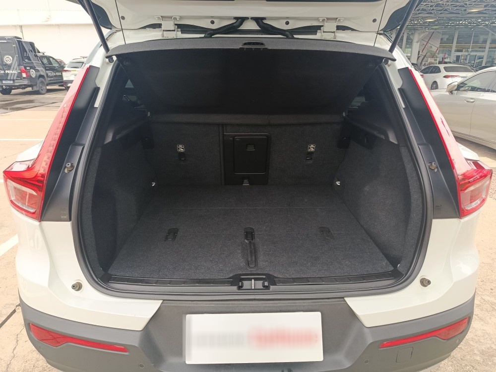 VOLVO XC40 2.0 T5 GASOLINA MOMENTUM AWD GEARTRONIC