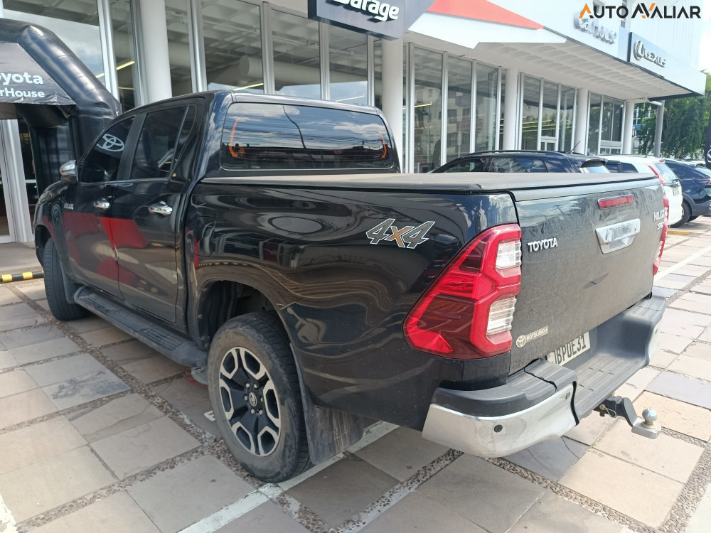 TOYOTA HILUX 2.8 D-4D TURBO DIESEL CD SRX 4X4 AUTOM&Aacute;TICO