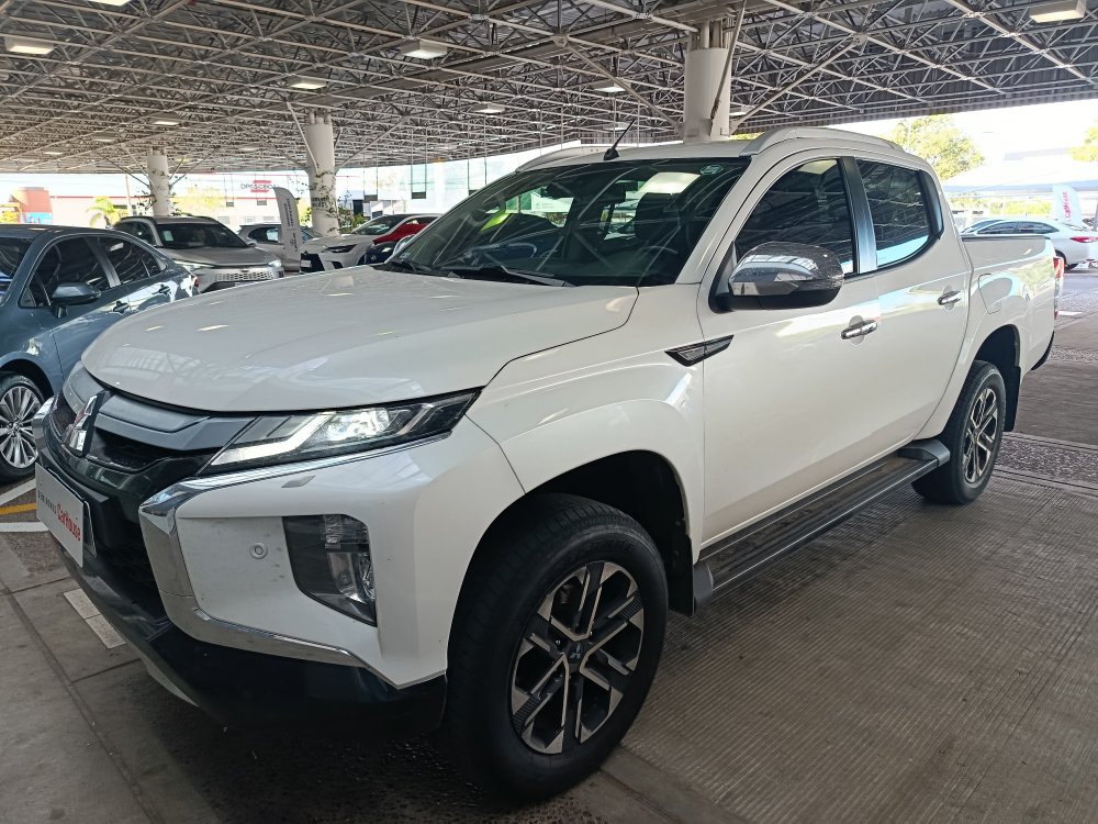 MITSUBISHI L200 TRITON  2.4 16V TURBO DIESEL SPORT HPE-S CD 4P 4X4 AUTOMÁTICO