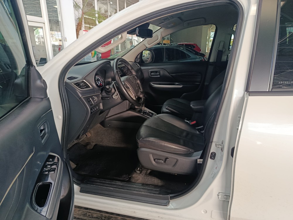 MITSUBISHI L200 TRITON  2.4 16V TURBO DIESEL SPORT HPE-S CD 4P 4X4 AUTOM&Aacute;TICO