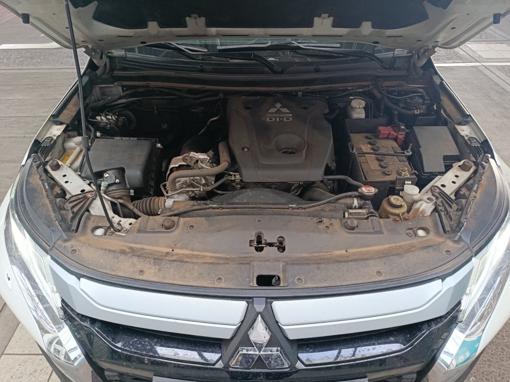 MITSUBISHI L200 TRITON  2.4 16V TURBO DIESEL SPORT HPE-S CD 4P 4X4 AUTOM&Aacute;TICO