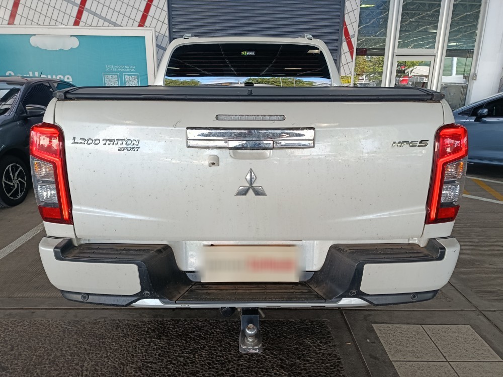 MITSUBISHI L200 TRITON  2.4 16V TURBO DIESEL SPORT HPE-S CD 4P 4X4 AUTOM&Aacute;TICO