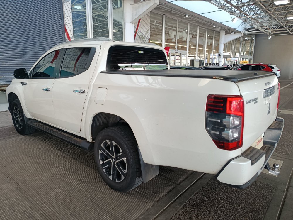 MITSUBISHI L200 TRITON  2.4 16V TURBO DIESEL SPORT HPE-S CD 4P 4X4 AUTOM&Aacute;TICO