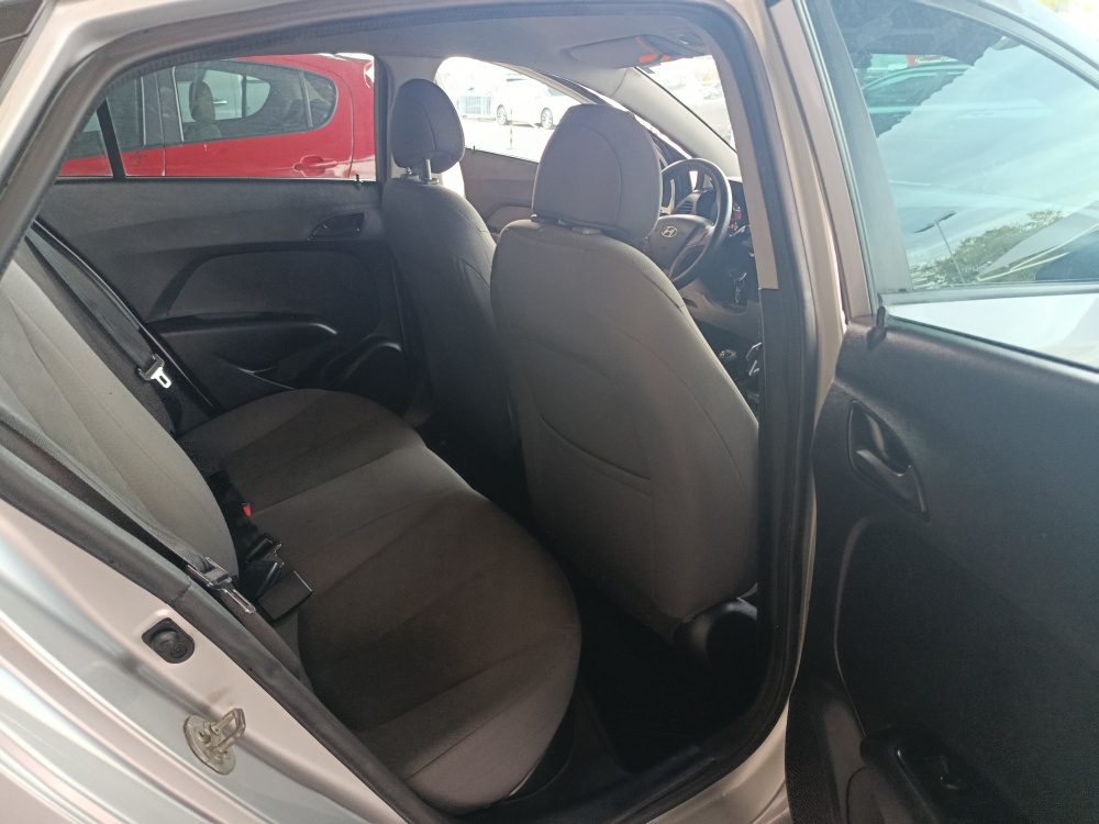 HYUNDAI HB20S 1.0 COMFORT PLUS 12V TURBO FLEX 4P MANUAL