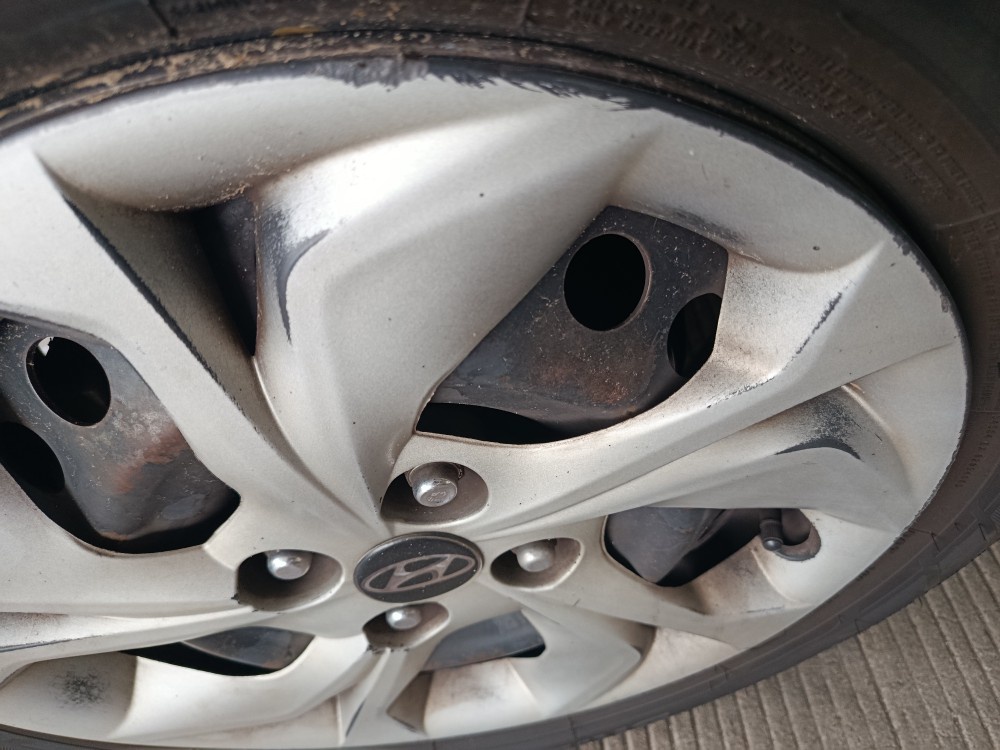 HYUNDAI HB20S 1.0 COMFORT PLUS 12V TURBO FLEX 4P MANUAL