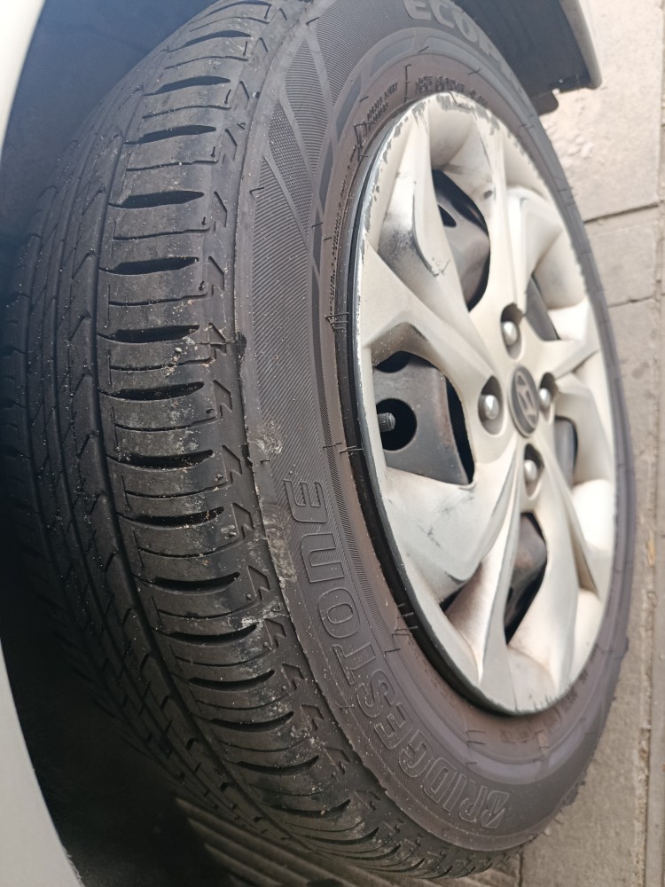 HYUNDAI HB20S 1.0 COMFORT PLUS 12V TURBO FLEX 4P MANUAL