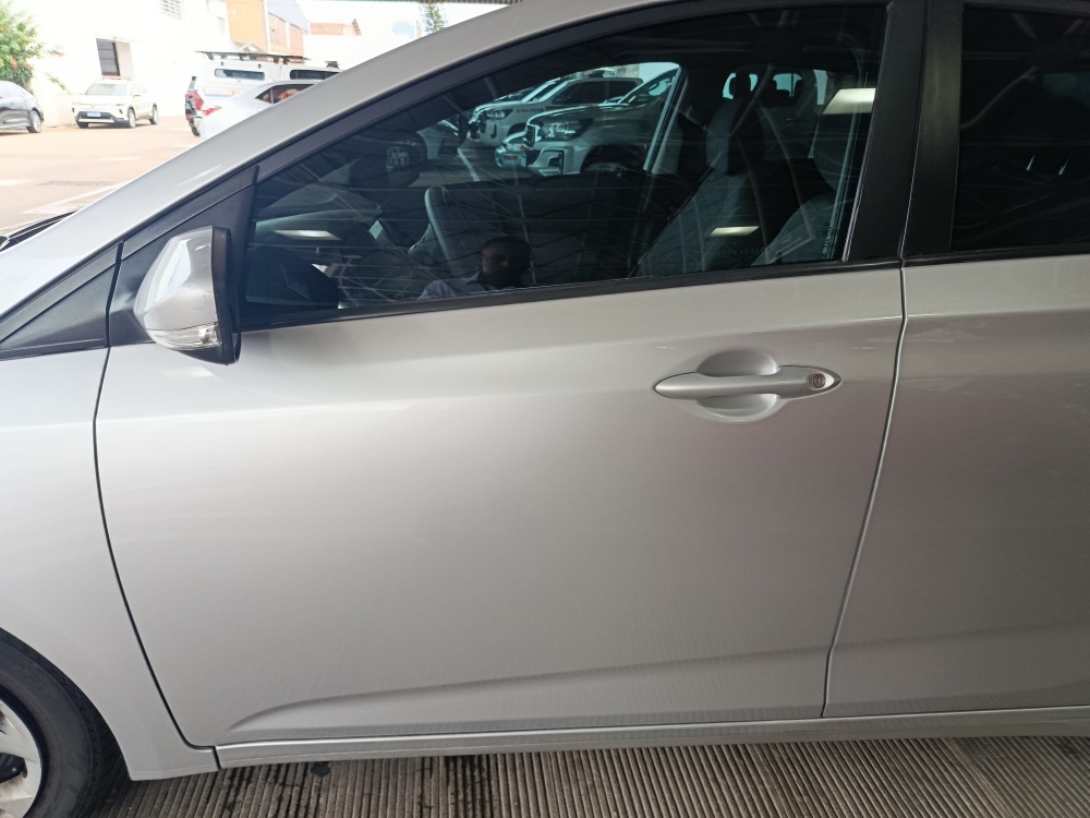 HYUNDAI HB20S 1.0 COMFORT PLUS 12V TURBO FLEX 4P MANUAL