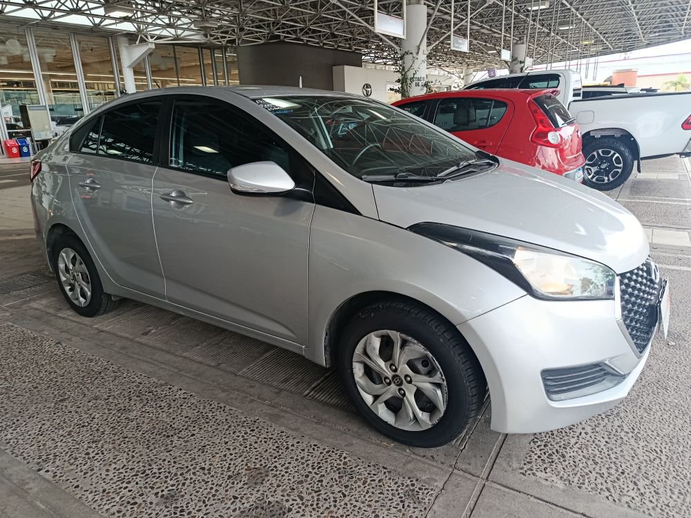 HYUNDAI HB20S 1.0 COMFORT PLUS 12V TURBO FLEX 4P MANUAL