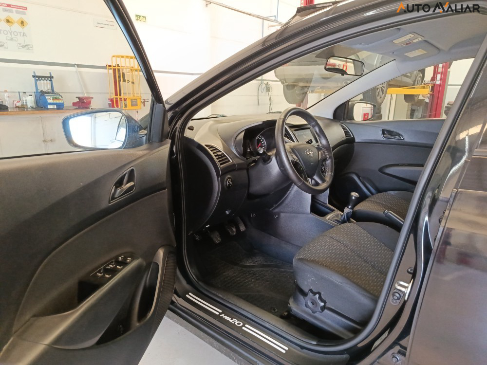 HYUNDAI HB20 1.0 COMFORT PLUS 12V FLEX 4P MANUAL
