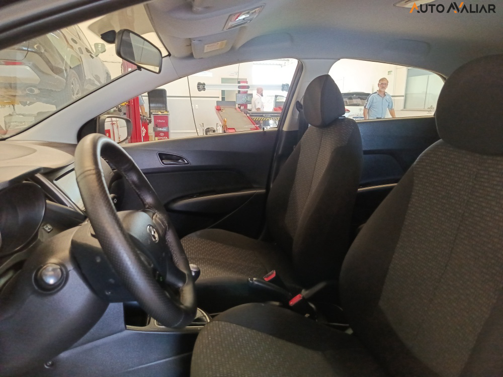HYUNDAI HB20 1.0 COMFORT PLUS 12V FLEX 4P MANUAL