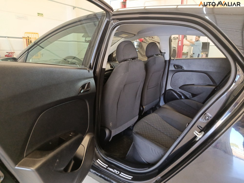 HYUNDAI HB20 1.0 COMFORT PLUS 12V FLEX 4P MANUAL