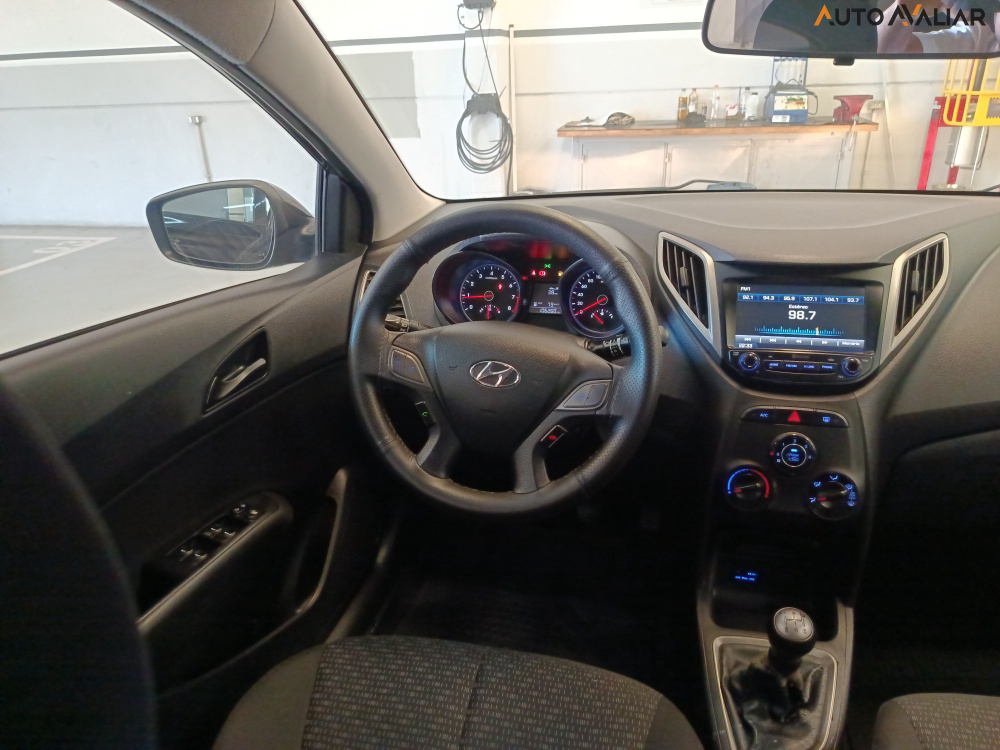 HYUNDAI HB20 1.0 COMFORT PLUS 12V FLEX 4P MANUAL