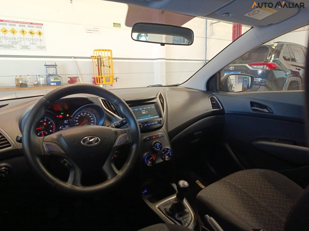 HYUNDAI HB20 1.0 COMFORT PLUS 12V FLEX 4P MANUAL