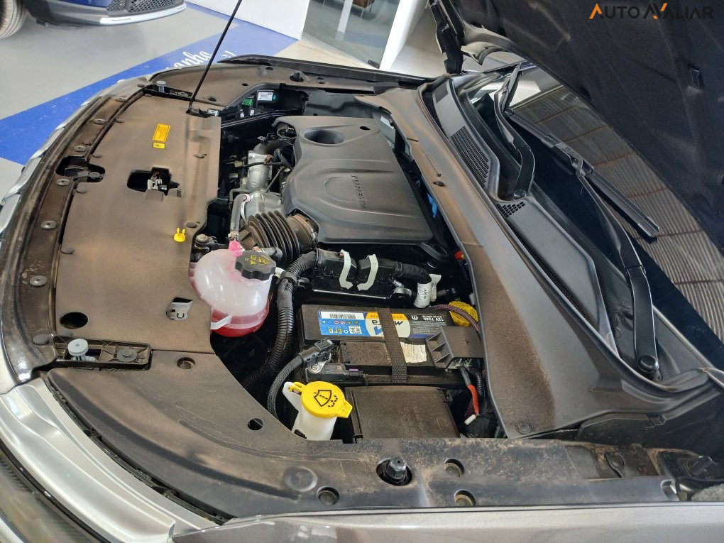 JEEP COMMANDER 1.3 T270 TURBO FLEX LONGITUDE AT6