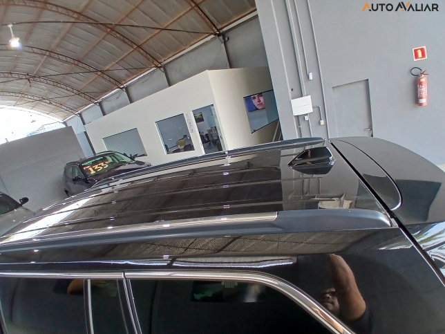 JEEP COMMANDER 1.3 T270 TURBO FLEX LONGITUDE AT6