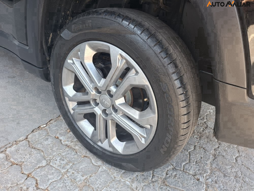 JEEP COMPASS 1.3 T270 TURBO FLEX LONGITUDE AT6