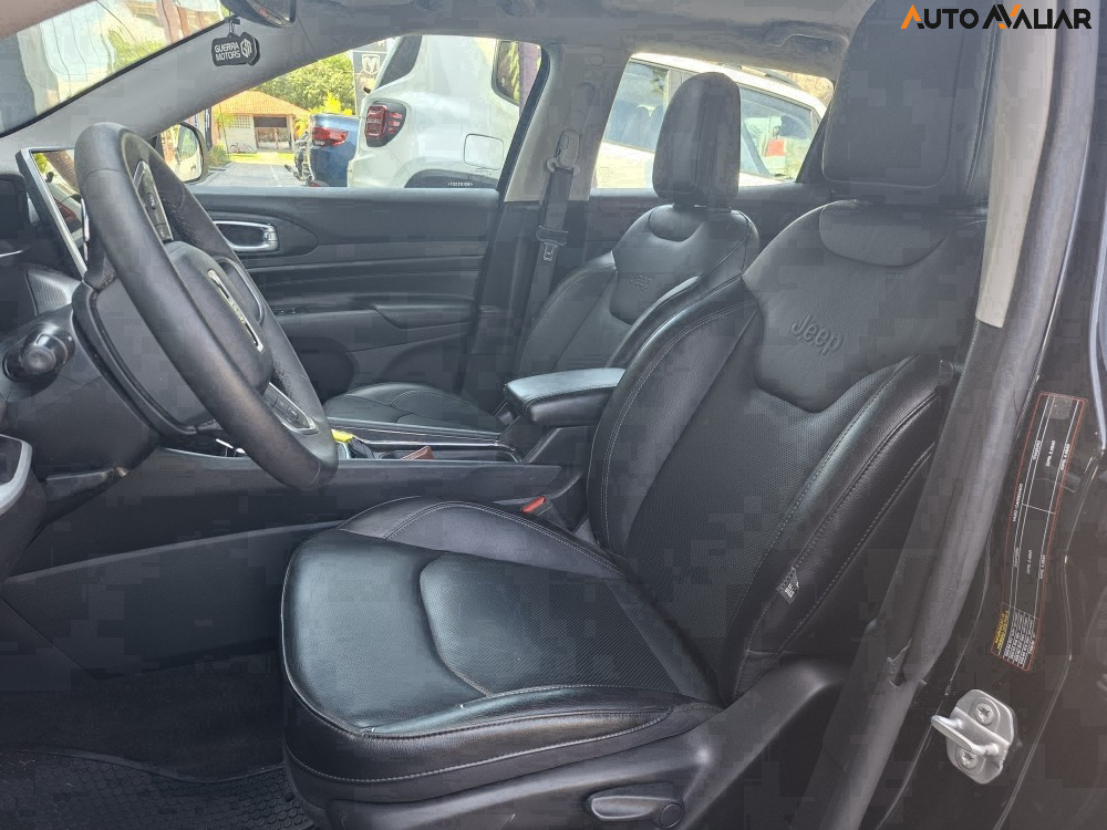 JEEP COMPASS 1.3 T270 TURBO FLEX LONGITUDE AT6