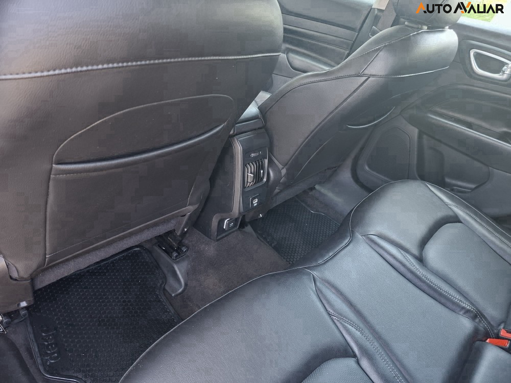 JEEP COMPASS 1.3 T270 TURBO FLEX LONGITUDE AT6